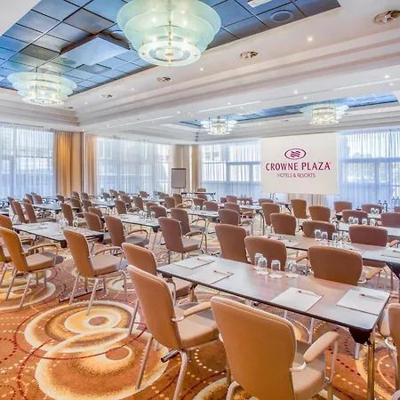 Crowne Plaza By Ihg 4*