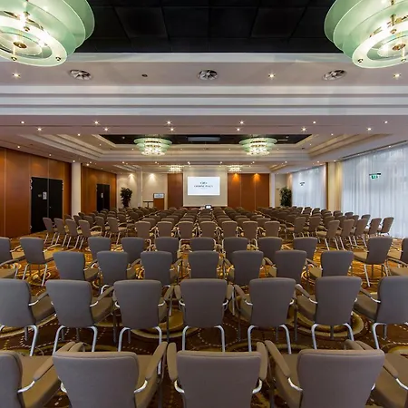 Crowne Plaza By Ihg