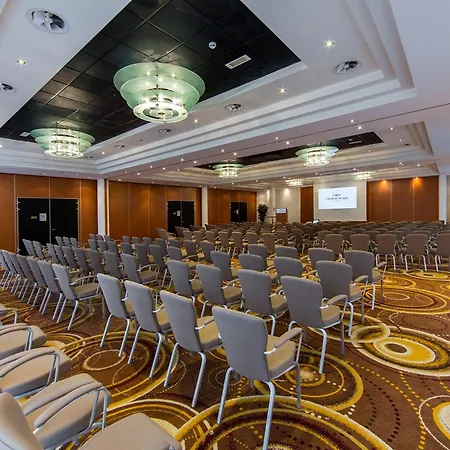 Crowne Plaza By Ihg Szálloda 4*