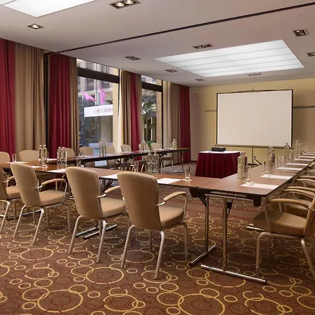Crowne Plaza By Ihg Szálloda 4*