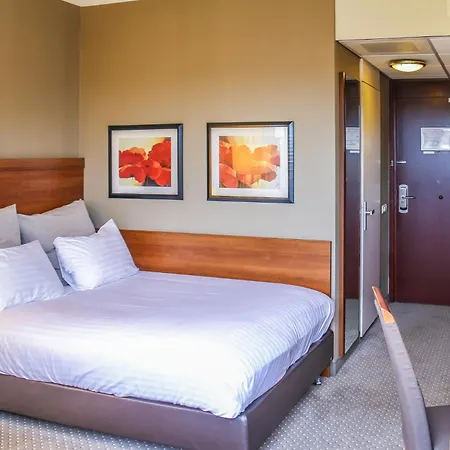 Crowne Plaza By Ihg 4*