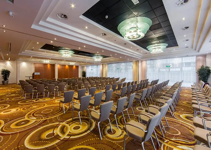 Hotel Crowne Plaza By Ihg 4*