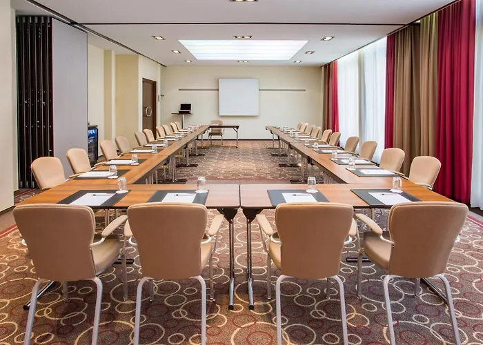 Crowne Plaza By Ihg 4*