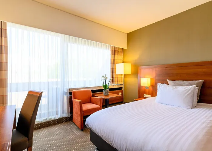 Hotel Crowne Plaza By Ihg 4*