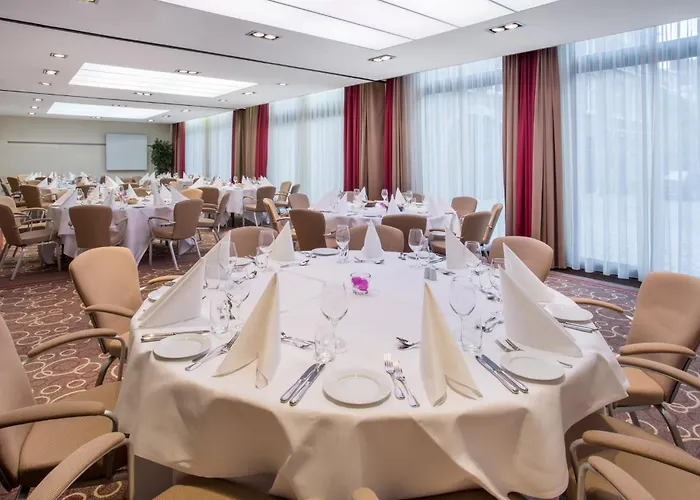 Crowne Plaza By Ihg Hotel 4*