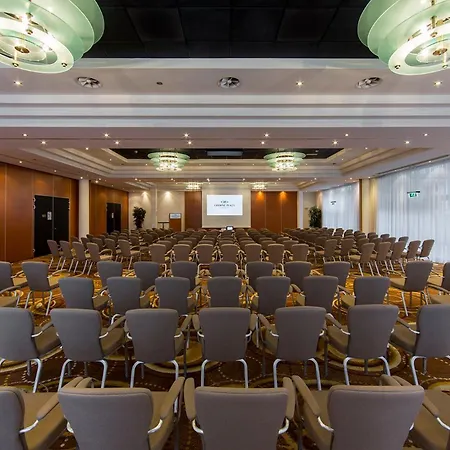 Crowne Plaza By Ihg