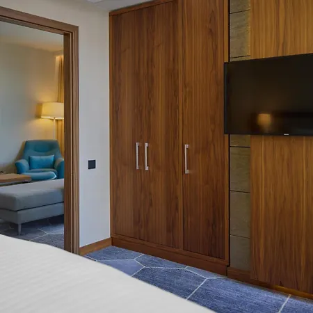 Hotel Crowne Plaza By Ihg 4*