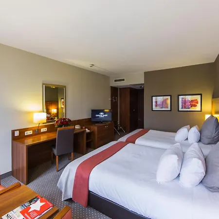 Crowne Plaza By Ihg
