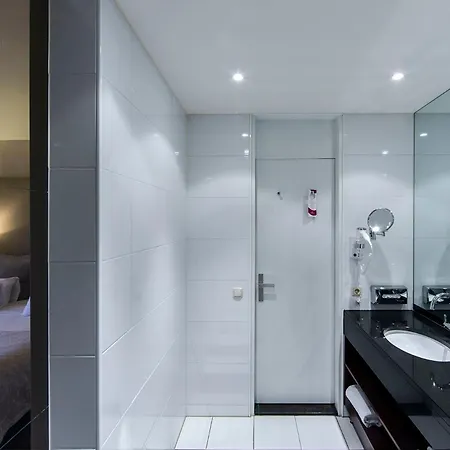Crowne Plaza By Ihg