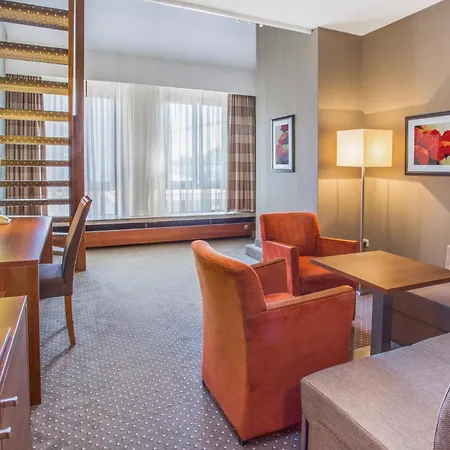 Crowne Plaza By Ihg Hotel 4*