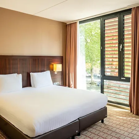 Crowne Plaza By Ihg 4*