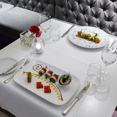 Hotel Crowne Plaza By Ihg 4*