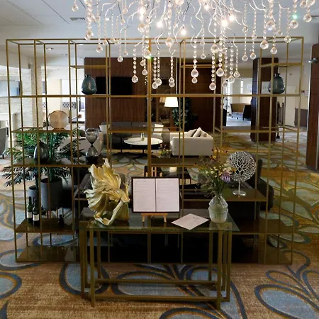 Crowne Plaza By Ihg Hotel