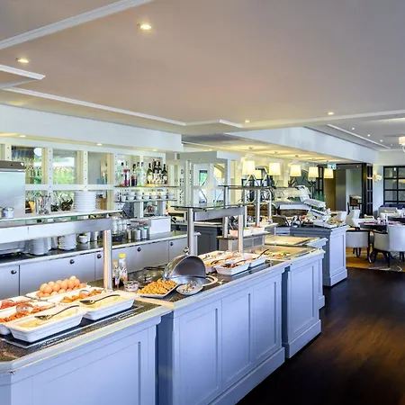 Crowne Plaza By Ihg