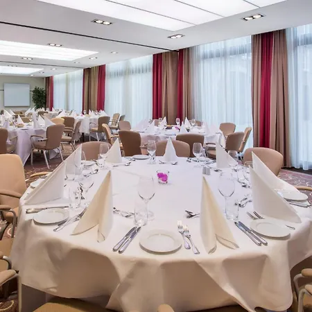 Crowne Plaza By Ihg Hotel 4*