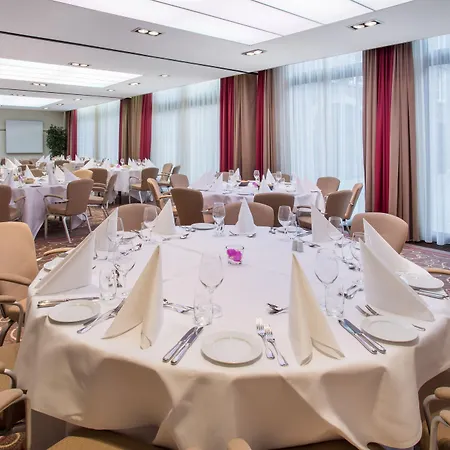 Crowne Plaza By Ihg Отель 4*