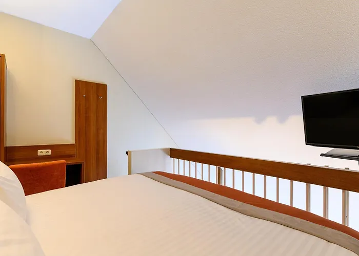 Crowne Plaza By Ihg 4*