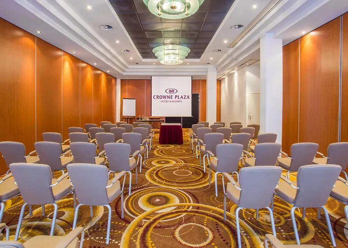 Crowne Plaza By Ihg 4*