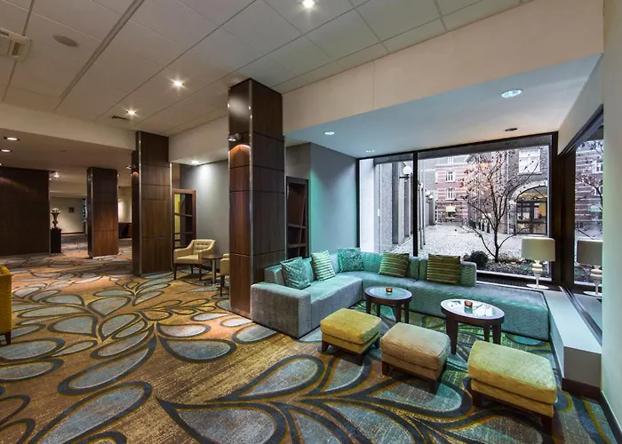 Crowne Plaza By Ihg מלון 4*