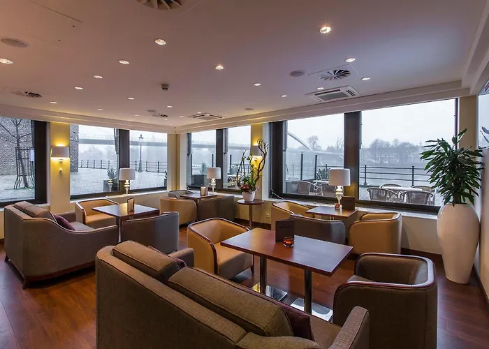 Crowne Plaza By Ihg 4*