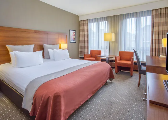 מלון Crowne Plaza By Ihg