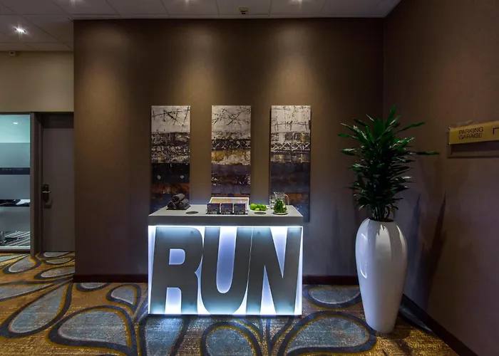 Crowne Plaza By Ihg Hotel