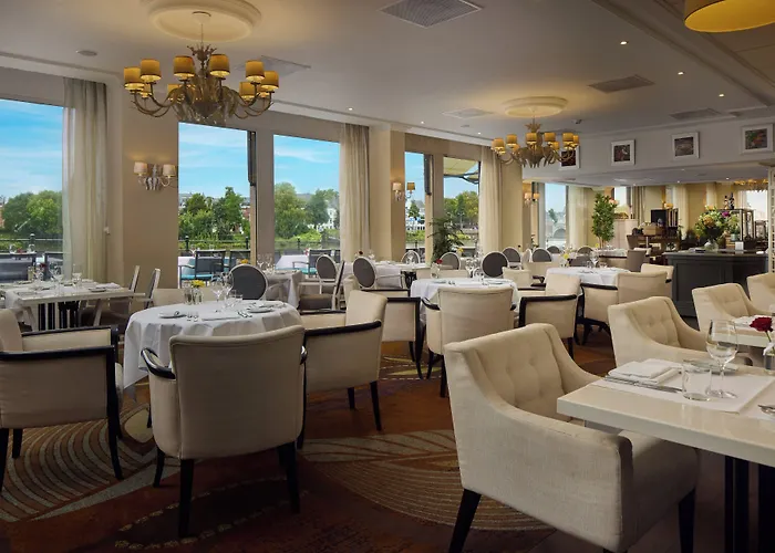 Crowne Plaza By Ihg 4*