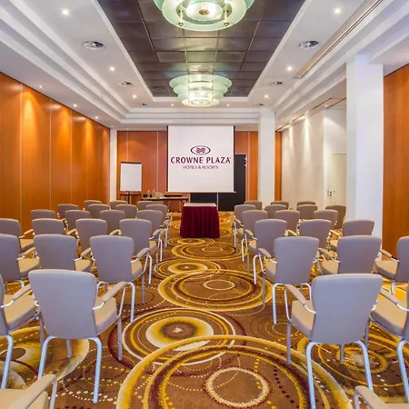 Crowne Plaza By Ihg 4*