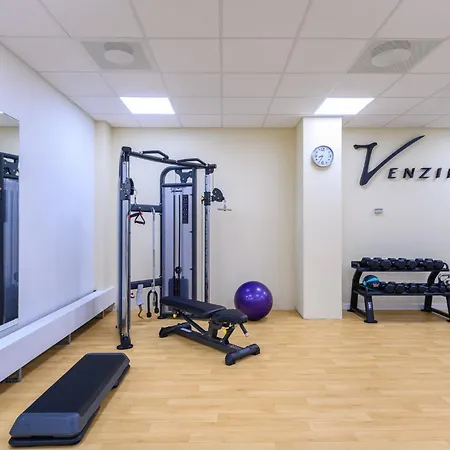 Crowne Plaza By Ihg 4*